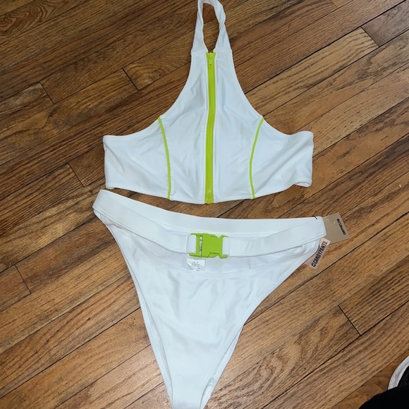 CANDYPANTS
Zip Front Bikini Top In White With Lime Detailing - Picture 3 of 9